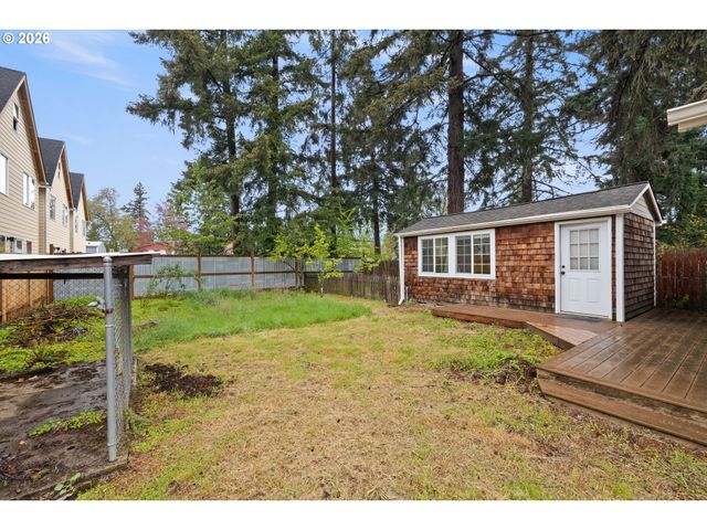 6043 Se TENINO St, Portland, OR 97206