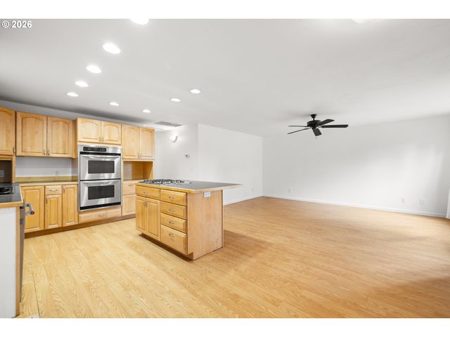 6043 Se TENINO St, Portland, OR 97206