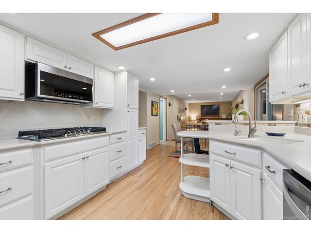 24 University Cir, Longmont, CO 80503