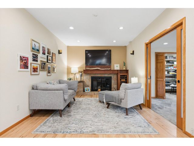24 University Cir, Longmont, CO 80503