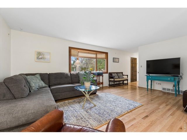 24 University Cir, Longmont, CO 80503