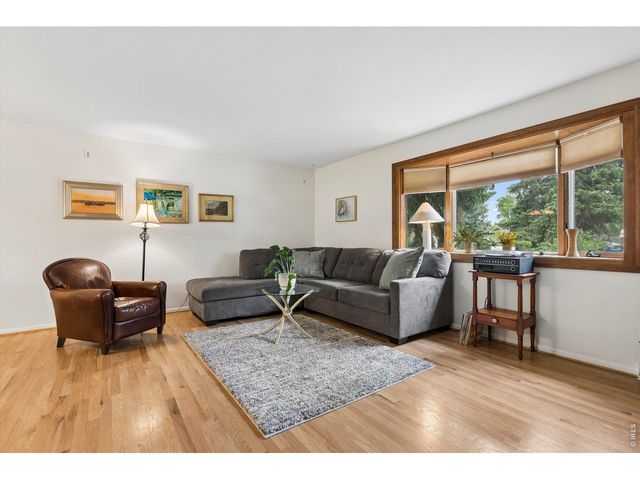 24 University Cir, Longmont, CO 80503