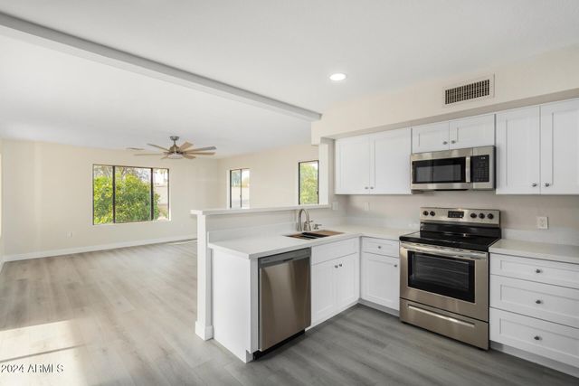 17010 N 127th Drive, Sun City West, AZ 85375