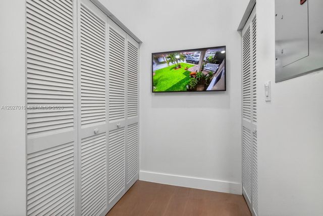 18847 NW 83rd Place, Hialeah, FL 33015