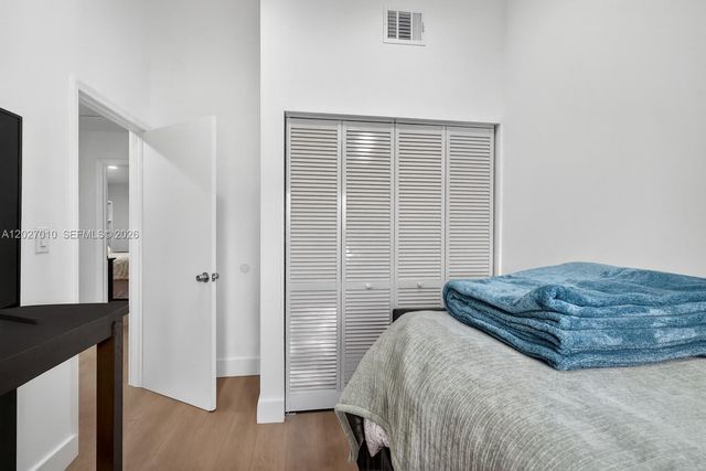 18847 NW 83rd Place, Hialeah, FL 33015