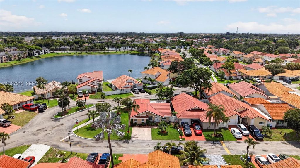 18847 NW 83rd Place, Hialeah, FL 33015