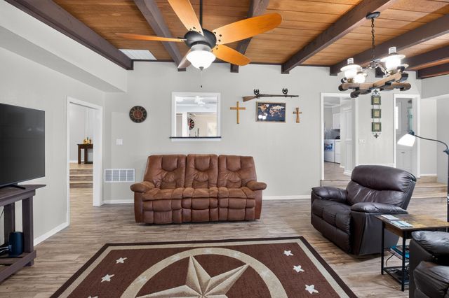 623 S Harbor Court, Granbury, TX 76048