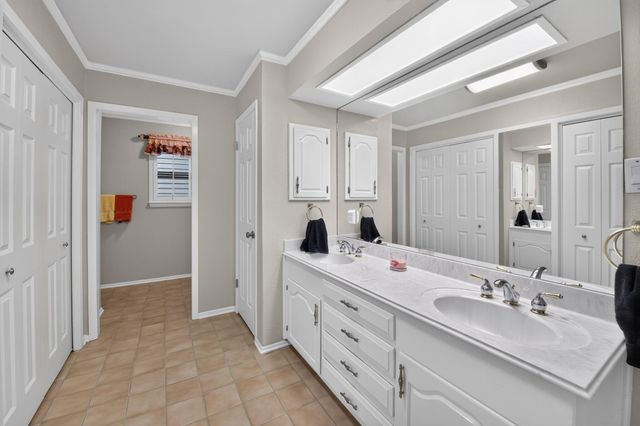623 S Harbor Court, Granbury, TX 76048