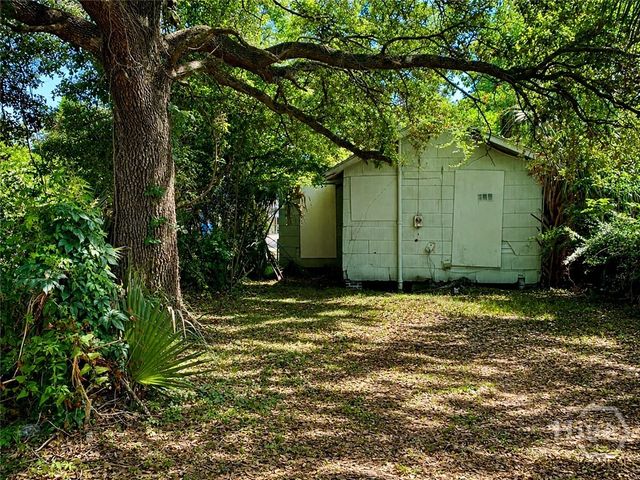 1022 W Victory Drive, Savannah, GA 31415