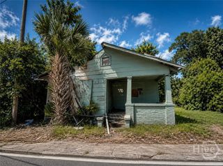 1022 W Victory Drive, Savannah, GA 31415