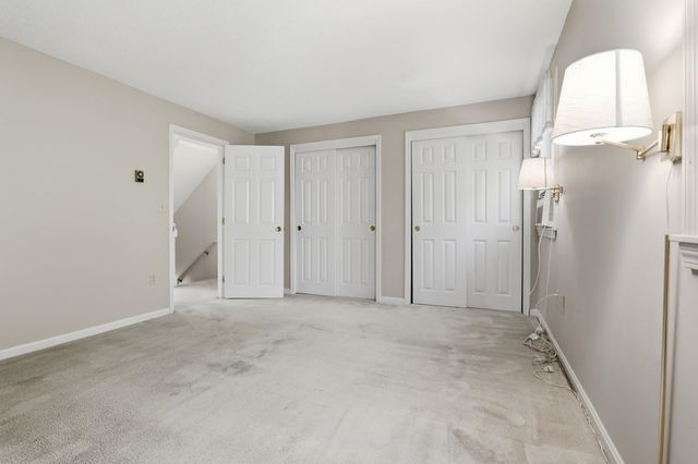 17 Oakwood Cir Apt 5, Goffstown, NH 03045