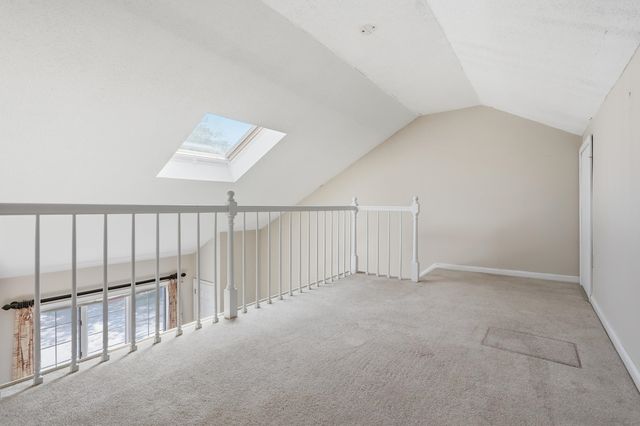17 Oakwood Cir Apt 5, Goffstown, NH 03045