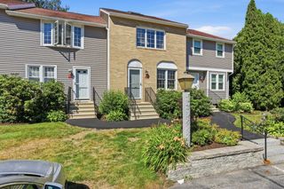 17 Oakwood Cir Apt 5, Goffstown, NH 03045