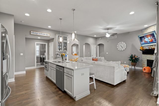 4704 EMERIBROOK CT, Columbia, MO 65203