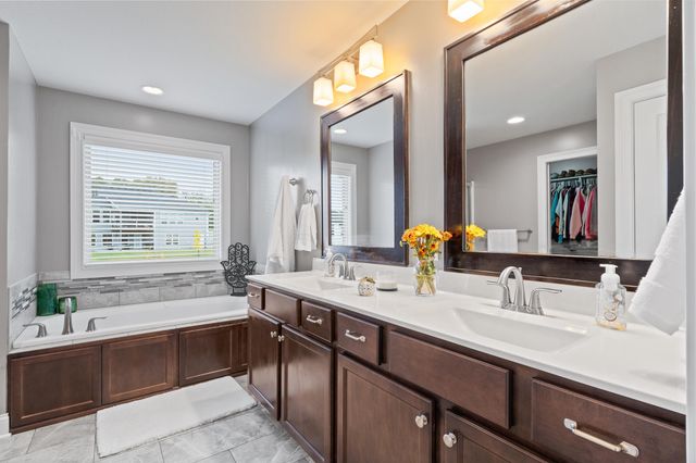 4704 EMERIBROOK CT, Columbia, MO 65203