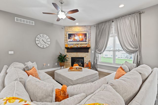 4704 EMERIBROOK CT, Columbia, MO 65203