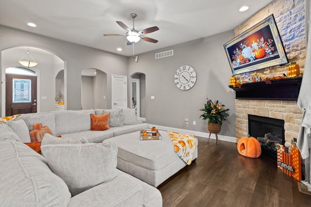 4704 EMERIBROOK CT, Columbia, MO 65203