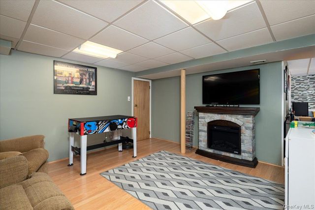 11 Adelphi Road, Hicksville, NY 11801