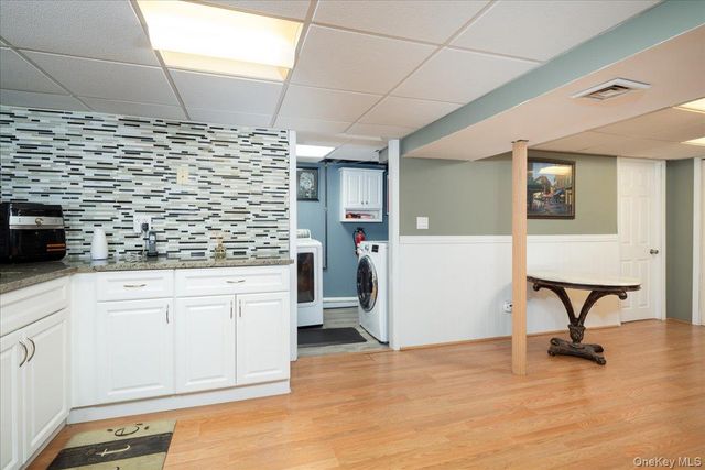 11 Adelphi Road, Hicksville, NY 11801