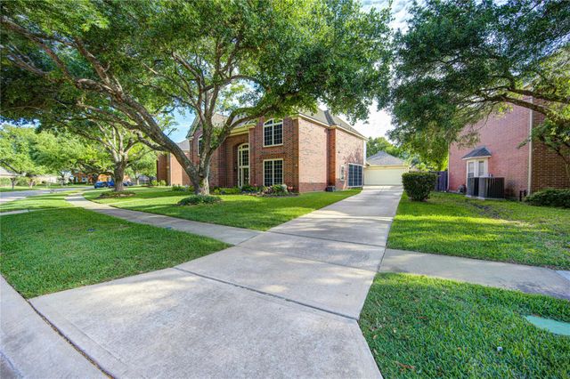 4914 Hillswick Drive, Sugar Land, TX 77479