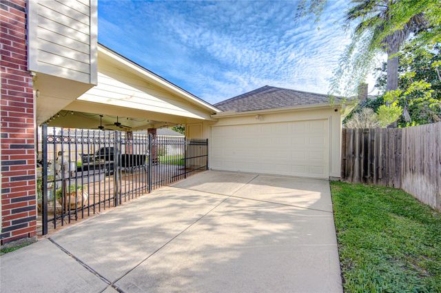 4914 Hillswick Drive, Sugar Land, TX 77479