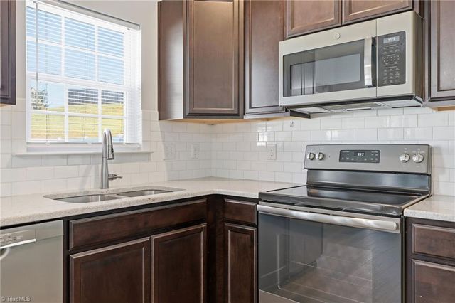 5180 Sedge Hollow Drive, Kernersville, NC 27284