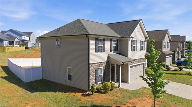 5180 Sedge Hollow Drive, Kernersville, NC 27284