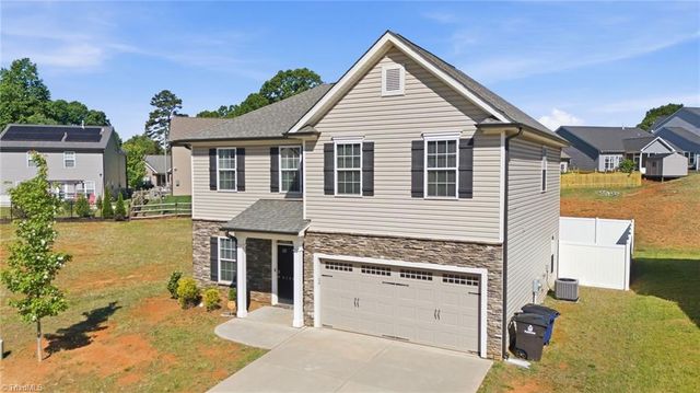 5180 Sedge Hollow Drive, Kernersville, NC 27284