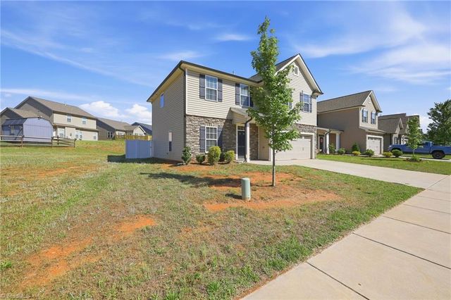 5180 Sedge Hollow Drive, Kernersville, NC 27284