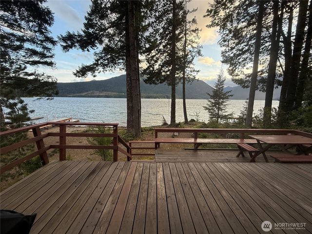 71 N Potlatch Drive N, Hoodsport, WA 98548