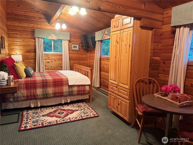 71 N Potlatch Drive N, Hoodsport, WA 98548