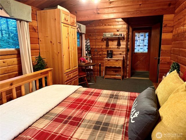 71 N Potlatch Drive N, Hoodsport, WA 98548