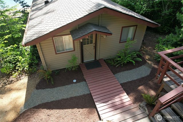 71 N Potlatch Drive N, Hoodsport, WA 98548