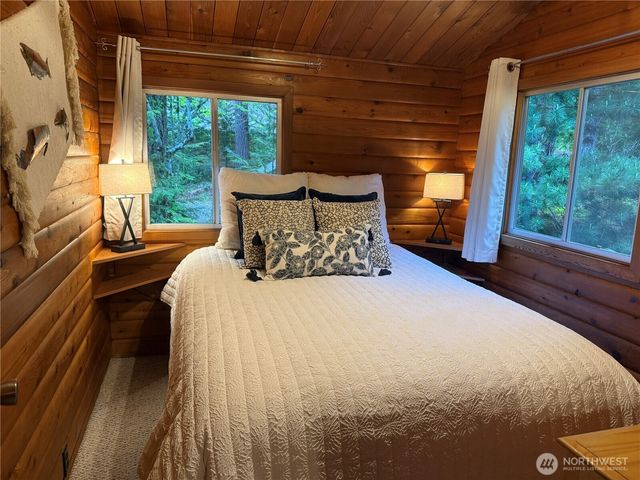 71 N Potlatch Drive N, Hoodsport, WA 98548