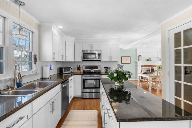 6 Pilgrim Heights, Beverly, MA 01915