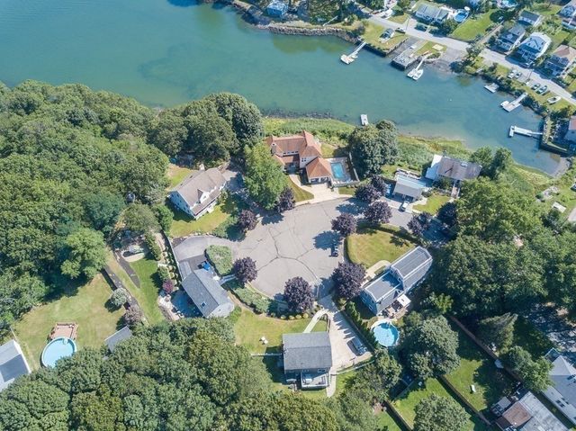 6 Pilgrim Heights, Beverly, MA 01915