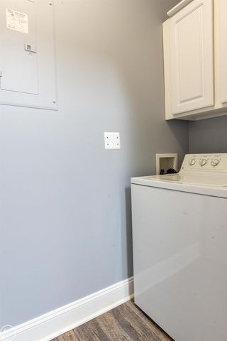 39178 Hayes Road building 1 Unit 23, Clinton Township, MI 48038