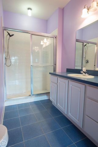 39178 Hayes Road building 1 Unit 23, Clinton Township, MI 48038