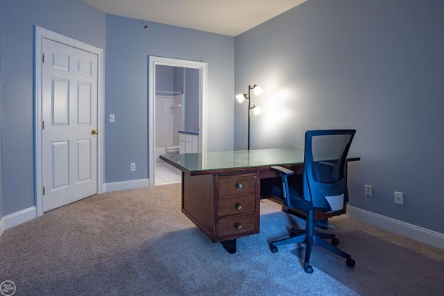 39178 Hayes Road building 1 Unit 23, Clinton Township, MI 48038