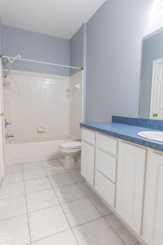 39178 Hayes Road building 1 Unit 23, Clinton Township, MI 48038