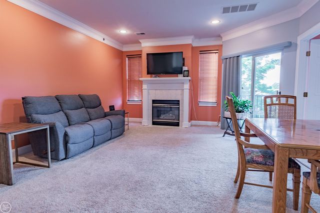 39178 Hayes Road building 1 Unit 23, Clinton Township, MI 48038