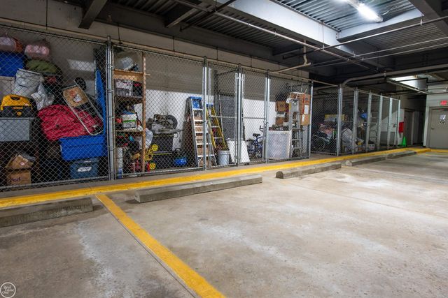 39178 Hayes Road building 1 Unit 23, Clinton Township, MI 48038
