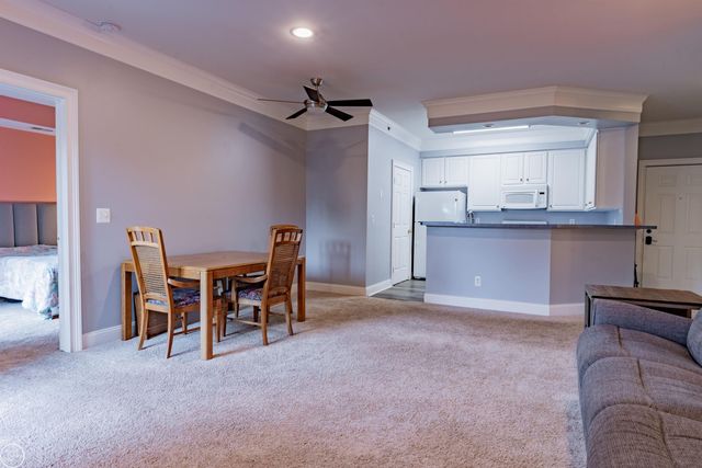 39178 Hayes Road building 1 Unit 23, Clinton Township, MI 48038
