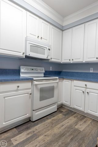39178 Hayes Road building 1 Unit 23, Clinton Township, MI 48038