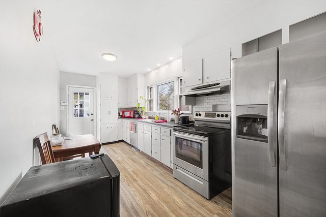 43 Belcourt Rd, Worcester, MA 01605