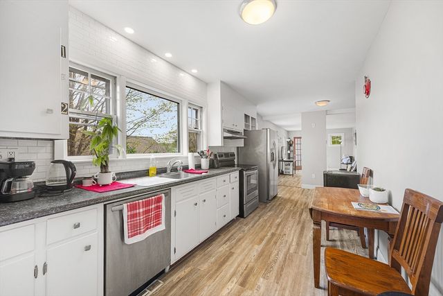 43 Belcourt Rd, Worcester, MA 01605
