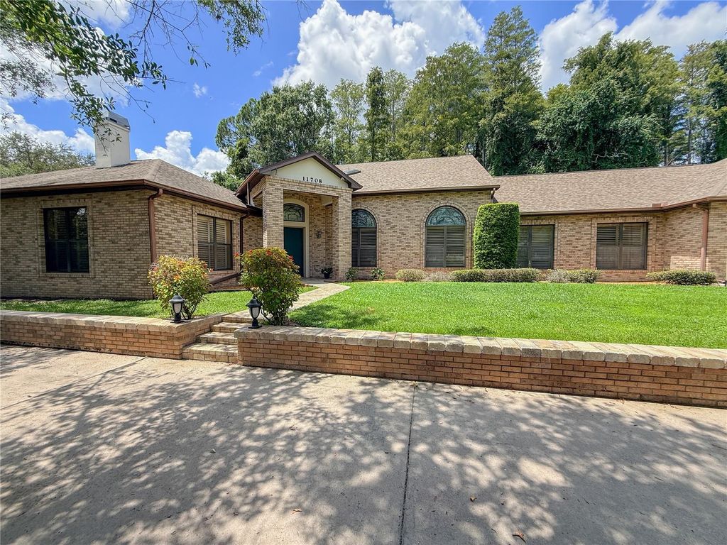 Image 4 of property listing at 11708 ORANGE GROVE DRIVE, Tampa, FL 33618