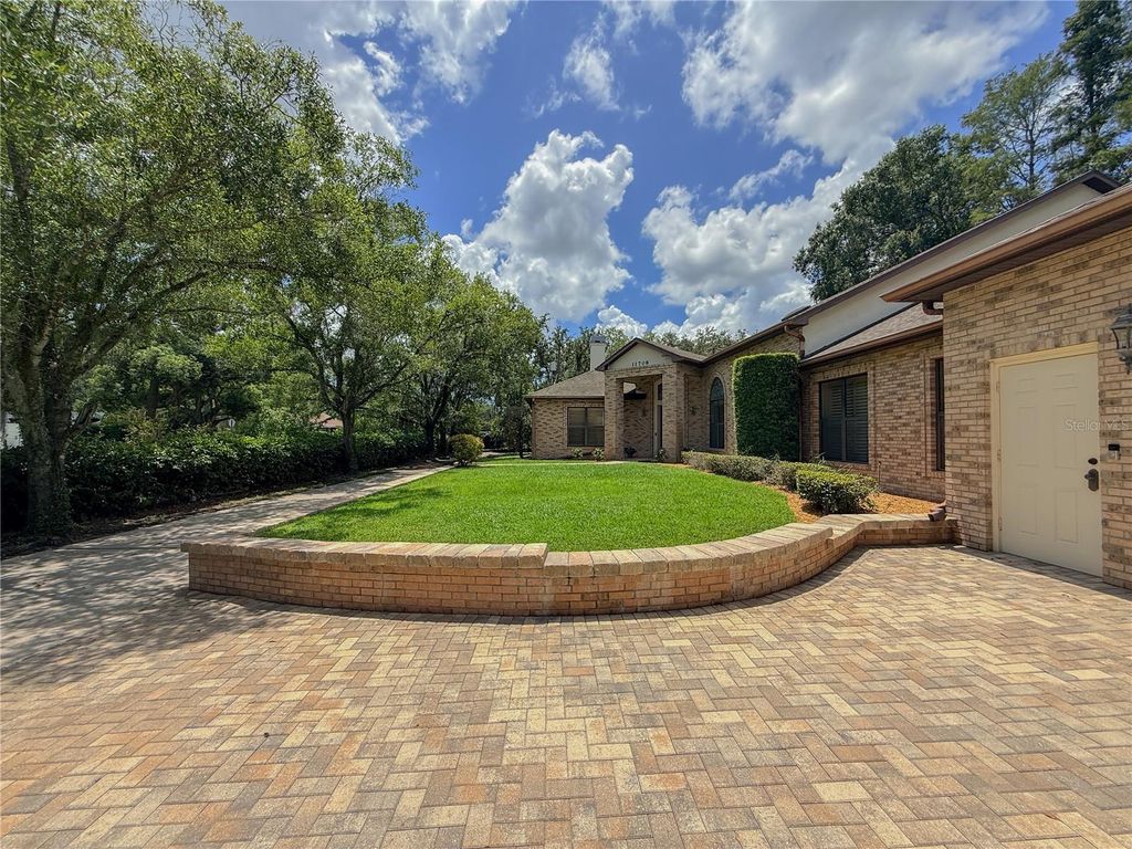 Image 5 of property listing at 11708 ORANGE GROVE DRIVE, Tampa, FL 33618