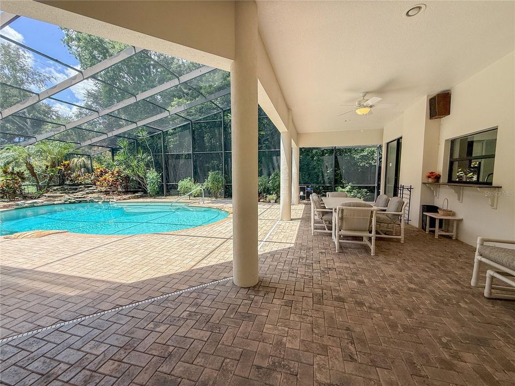 Image 10 of property listing at 11708 ORANGE GROVE DRIVE, Tampa, FL 33618