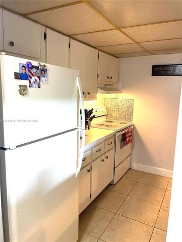 7477 SW 82nd Street C318, Miami, FL 33143